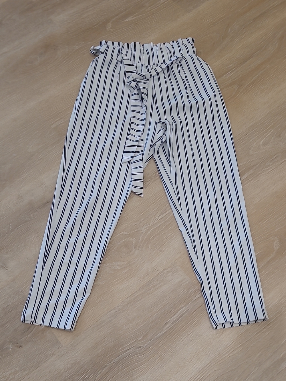 Urban Heritage Striped Paperbag Waist Pants - White & Navy